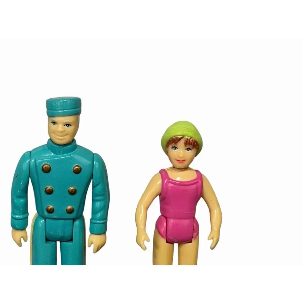 Fisher Price Sweet Streets Dollhouse Hotel Swimming Pool Girl & Valet Bell Boy